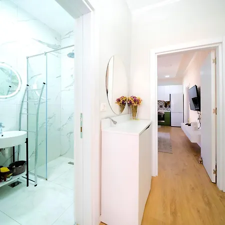 Modern 2 Bedroom With Balcony In Location شقة تيرانا