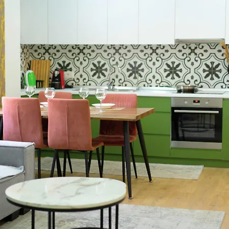 شقة Modern 2 Bedroom With Balcony In Location