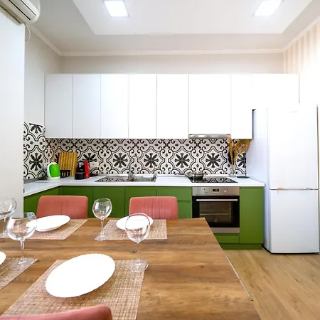 شقة Modern 2 Bedroom With Balcony In Location *